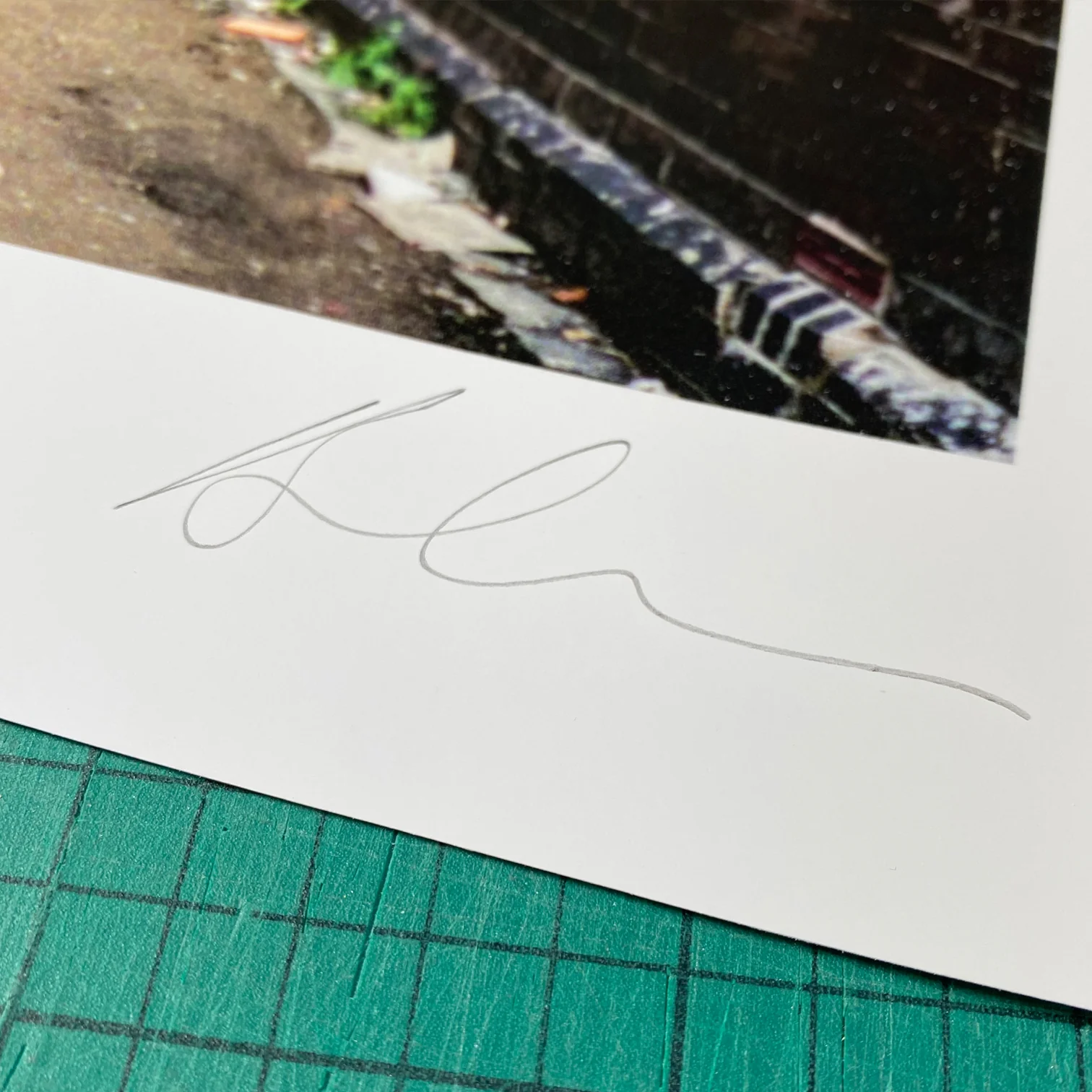 Oasis - D'You Know What I Mean? sleeve session out-take print - Image 3